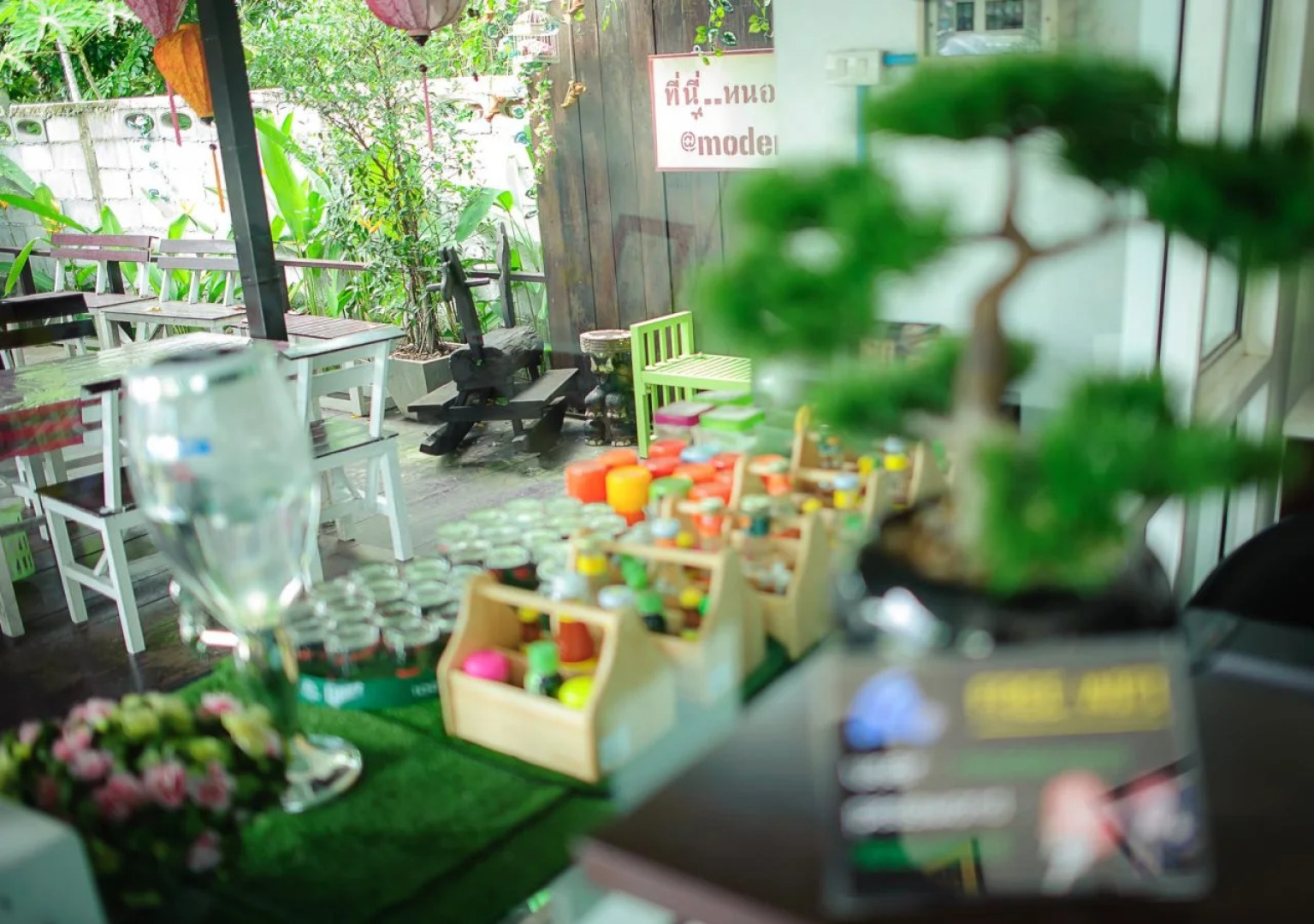 Modern Inn by Saifon