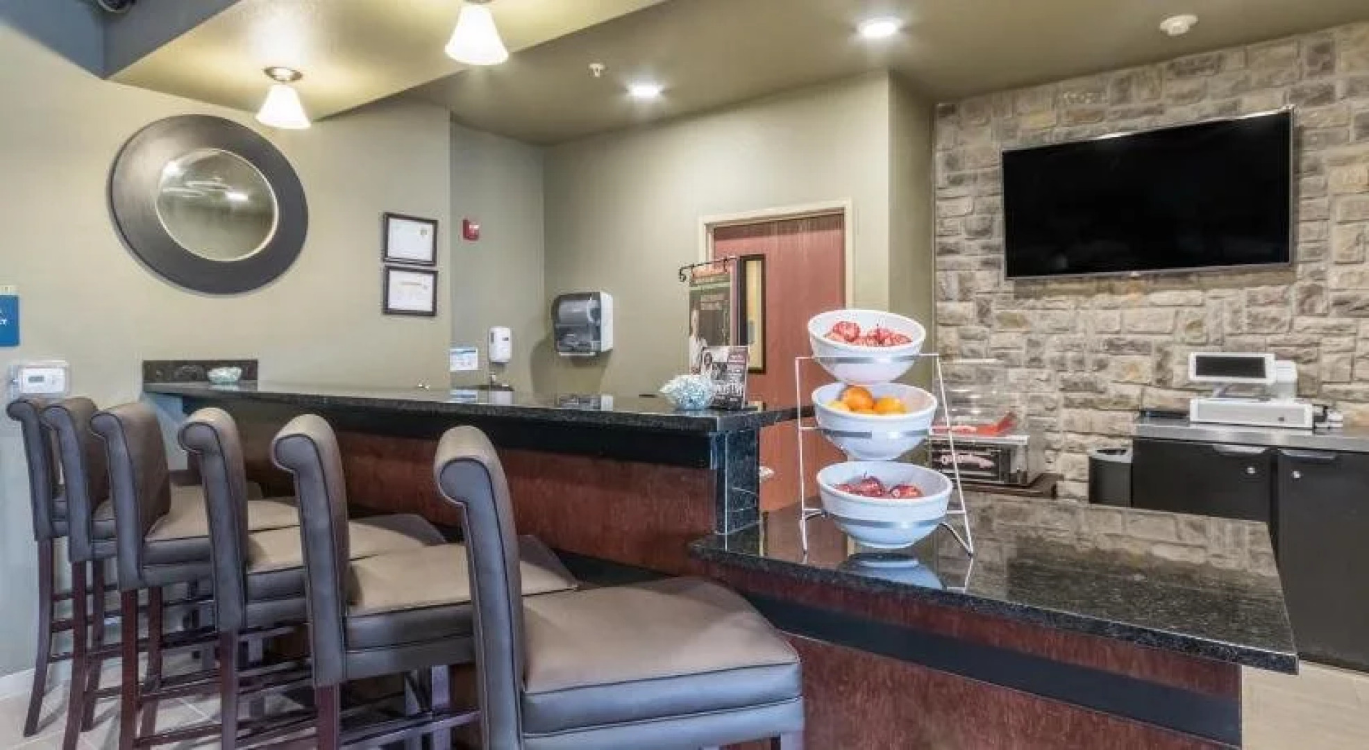 Cobblestone Hotel & Suites - Pecos