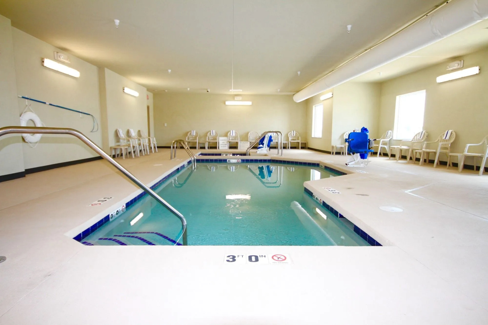 Cobblestone Hotel & Suites – Devils Lake