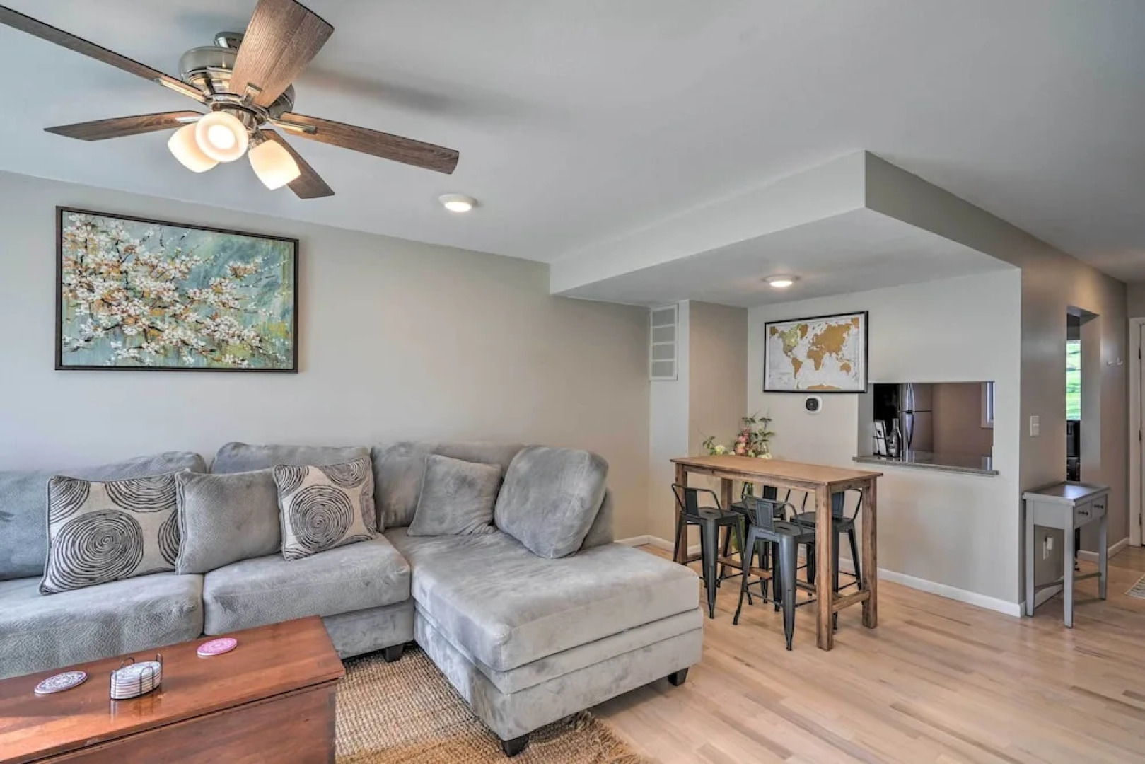 Lovely Iowa City Townhome ~ 3 Mi to Dtwn!