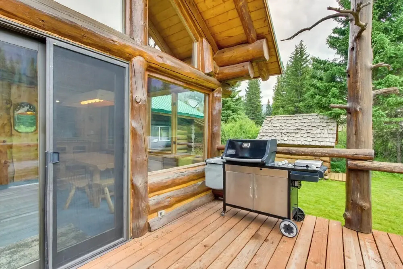 Scenic Montana Cabin Rental ~ 1 Mi to Yellowstone!