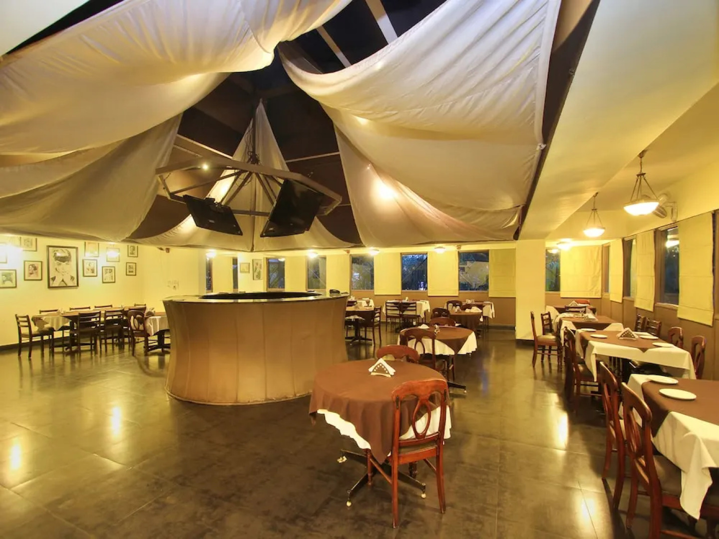 OYO 10542 The Planters Court