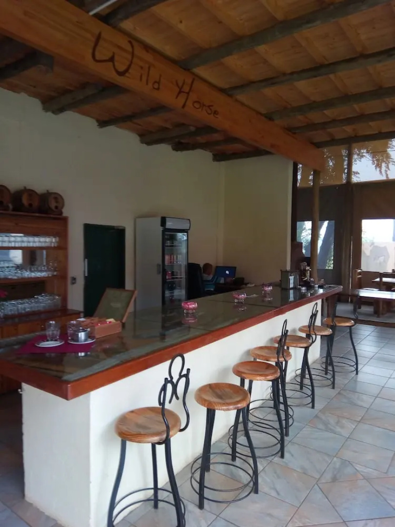 Horseback Africa - Pinto's Lodge