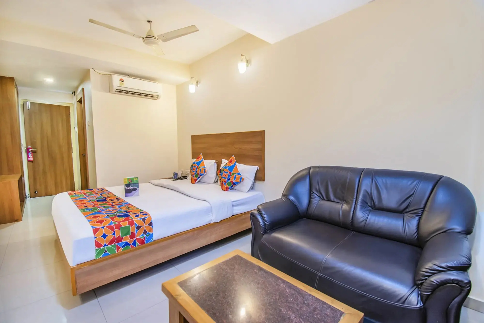 Fabhotel Jansi Deluxe Gandhipuram