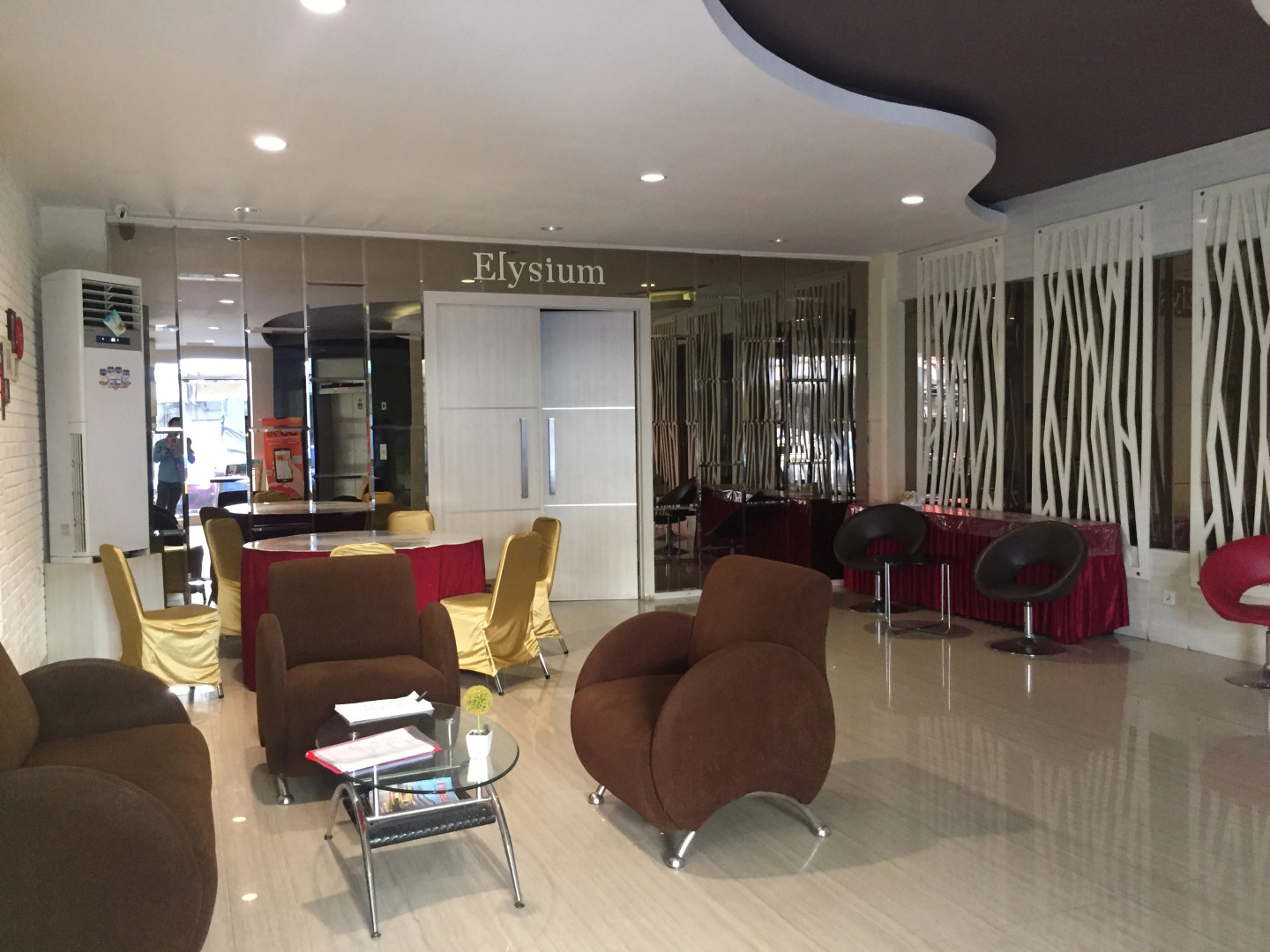 RedDoorz Plus @ Hotel Alden Makassar