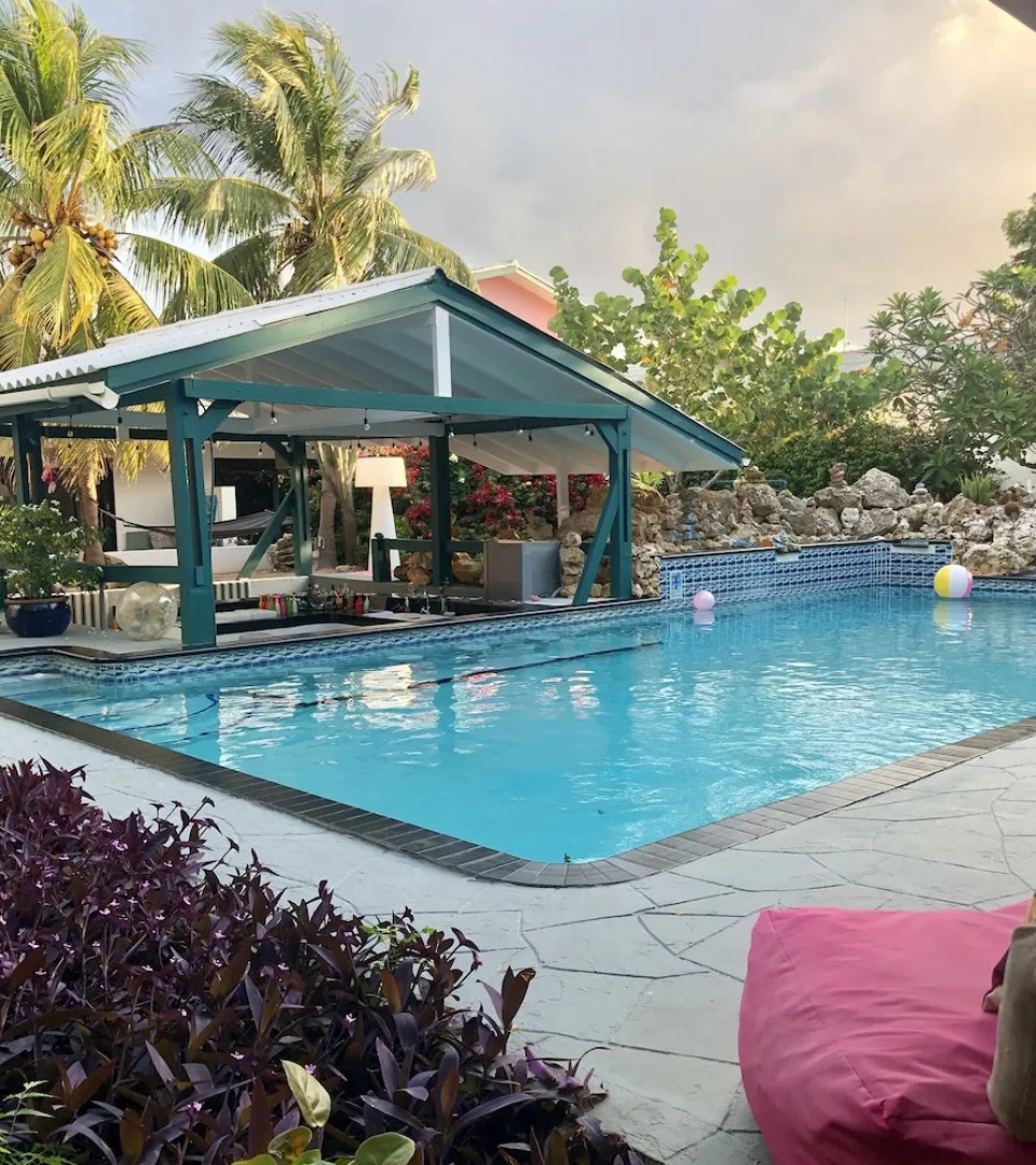 THUISHAVEN adults-only boutique resort