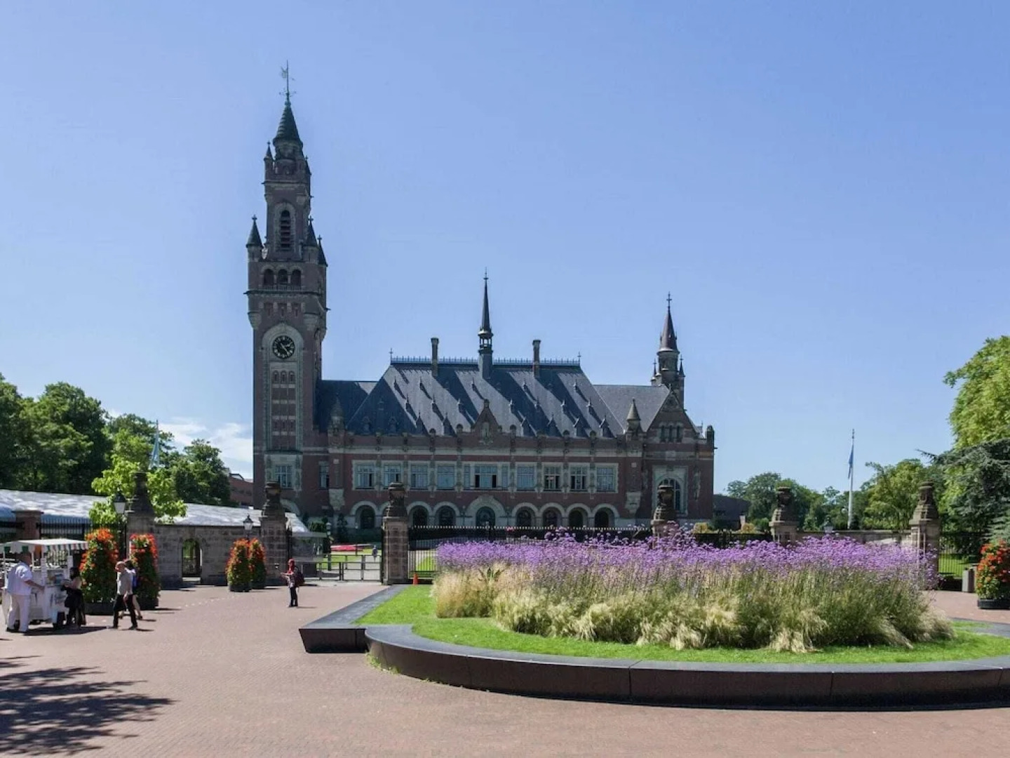 Quietly Located Mansion Near the Centre of The Hague