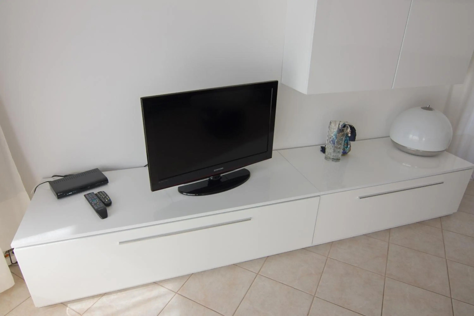 Silky House with Private Parking