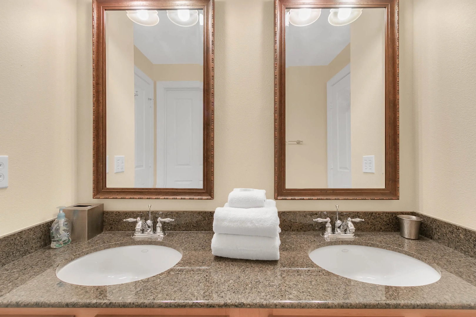 3 Bedrooms / 2.5 Bathrooms / Reunion Resort (1589 HC), Reunion, US