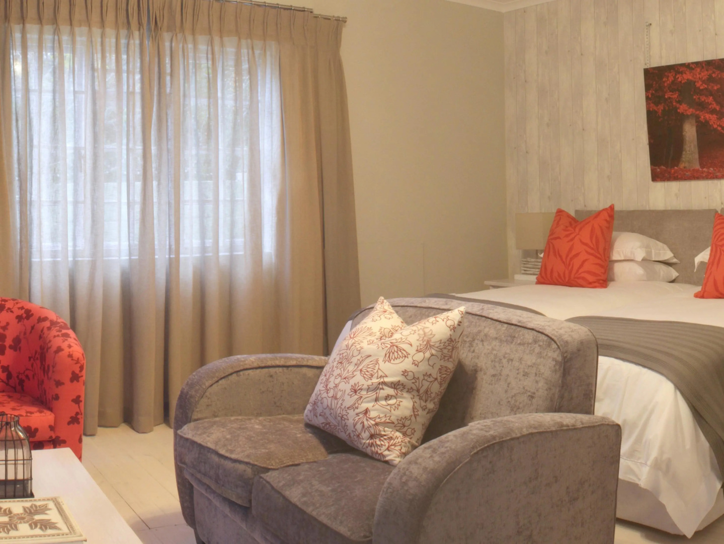 Lodge on Main Guest House and Conference Centre