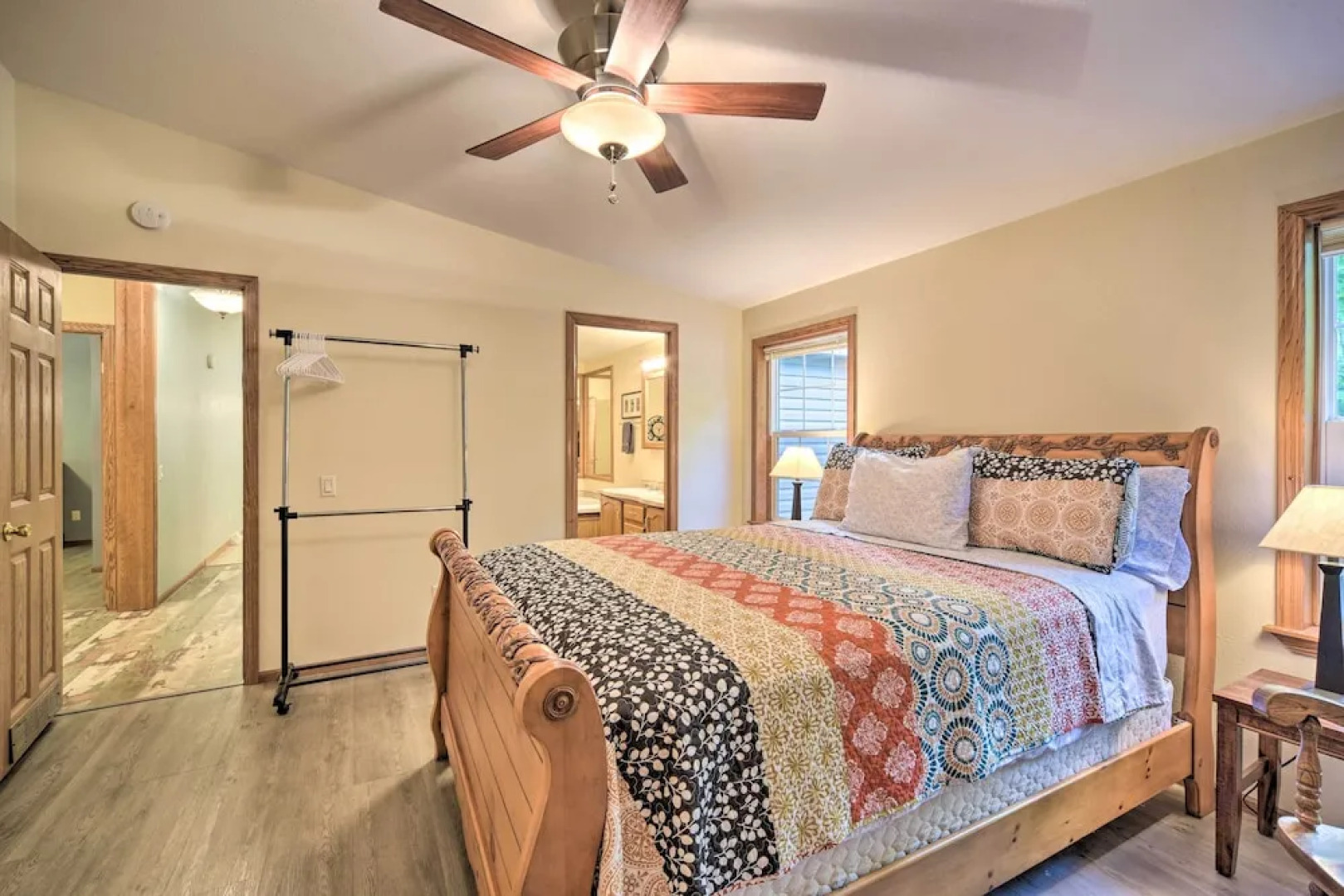 Tranquil Cabin Getaway Near Red Cedar Lake!