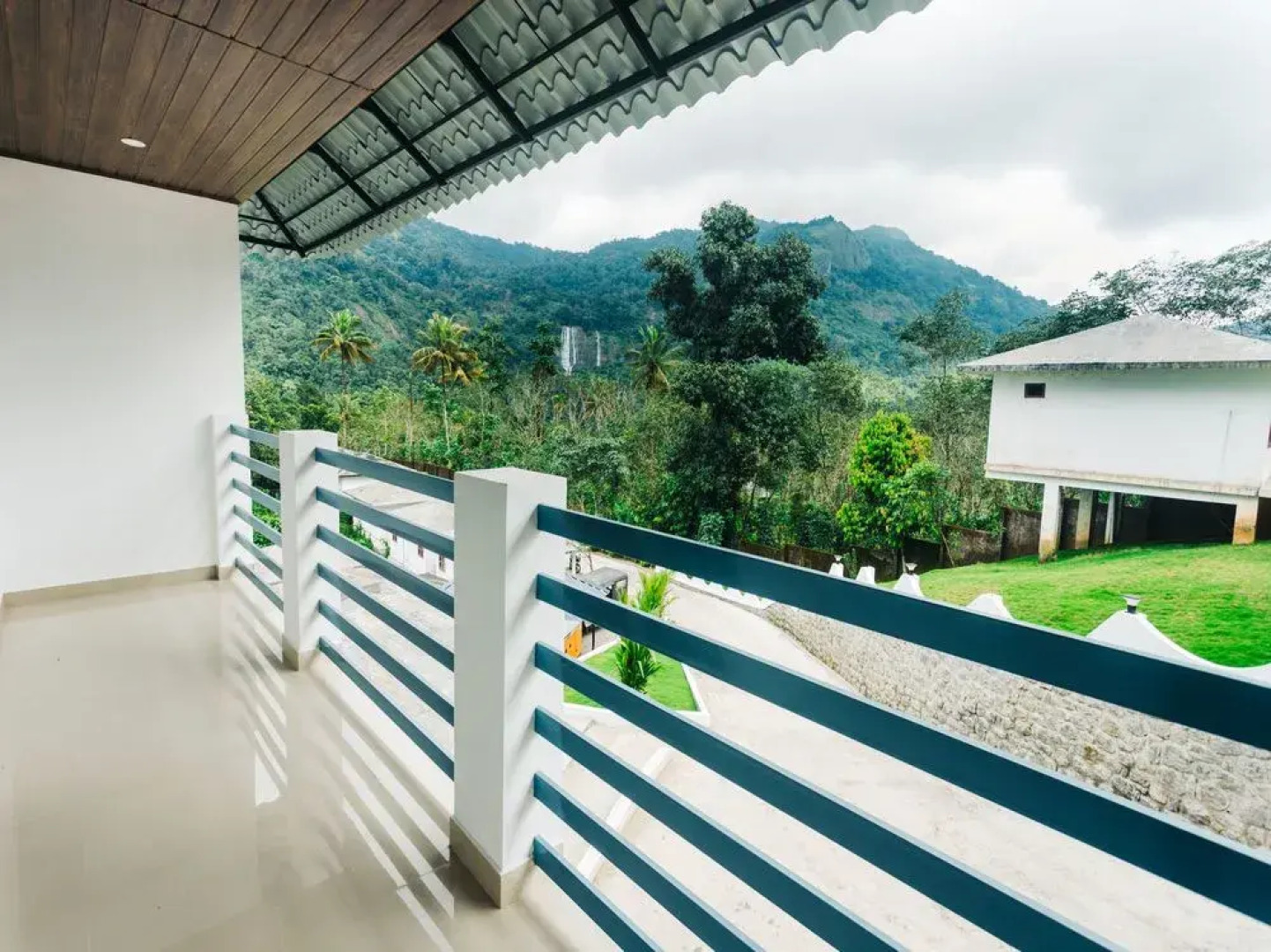 Hotel Misty Garden Resorts