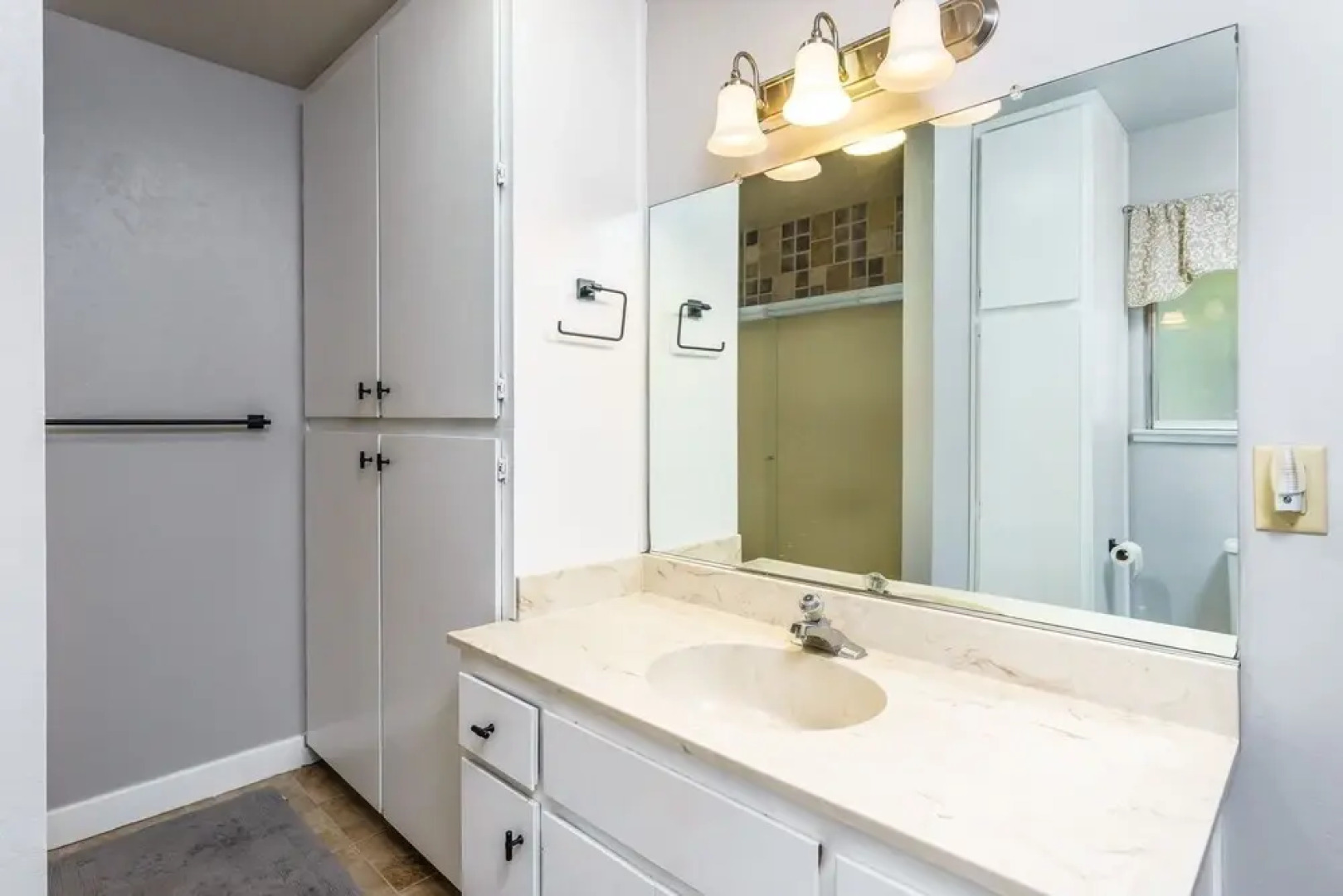 The Treetops - Beautiful Mountain Views Abound When You Stay at The Treetops by Yosemite Region Resorts