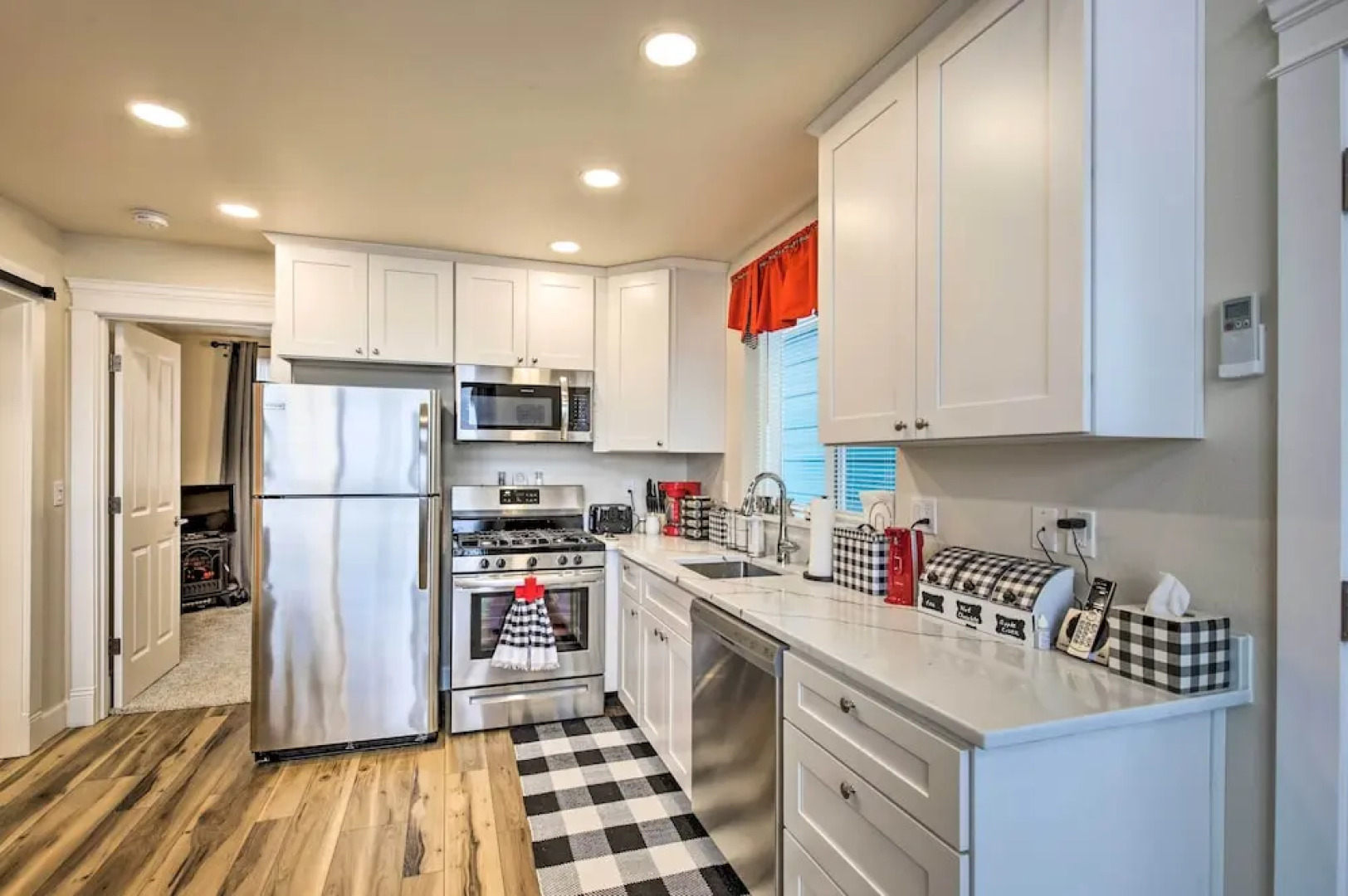 Peaceful Winter Retreat: Oregon Coastline Beach!