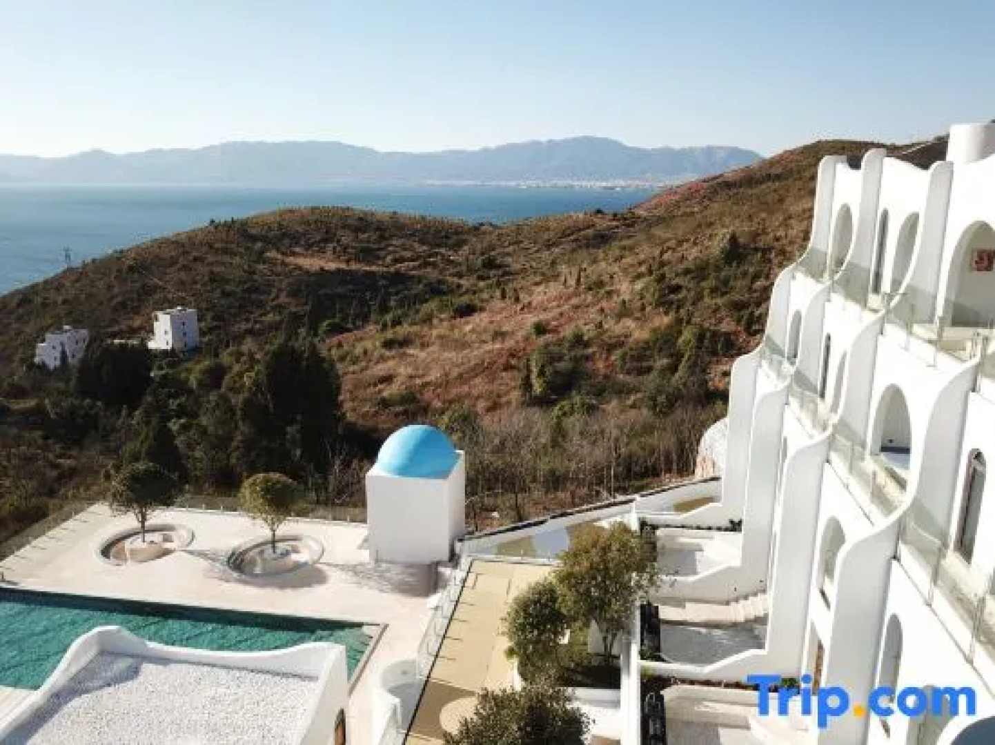 Rousseau homestay in Fuxian Lake