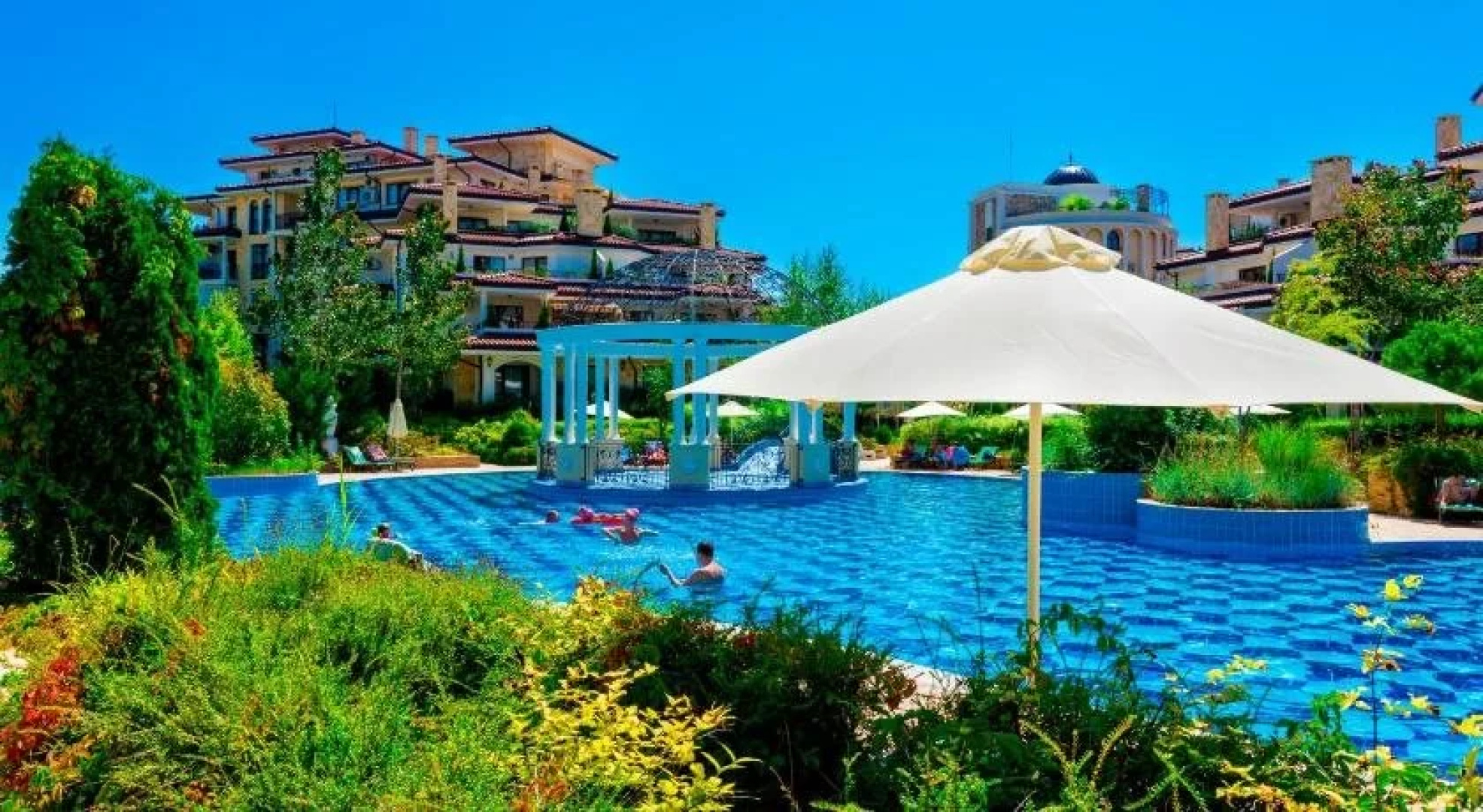 Esteban Apartcomplex