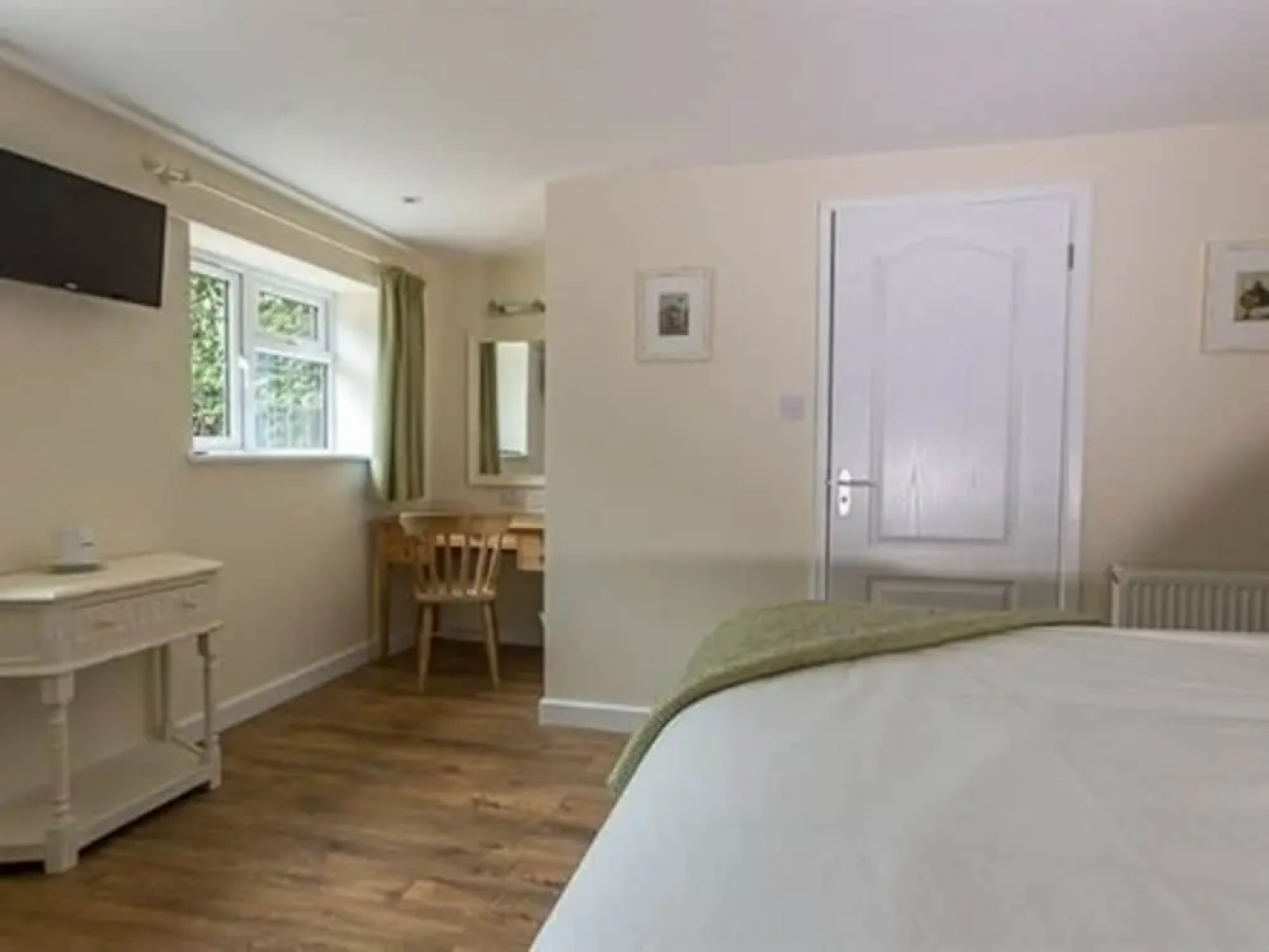 Amberwood Bed and Breakfast