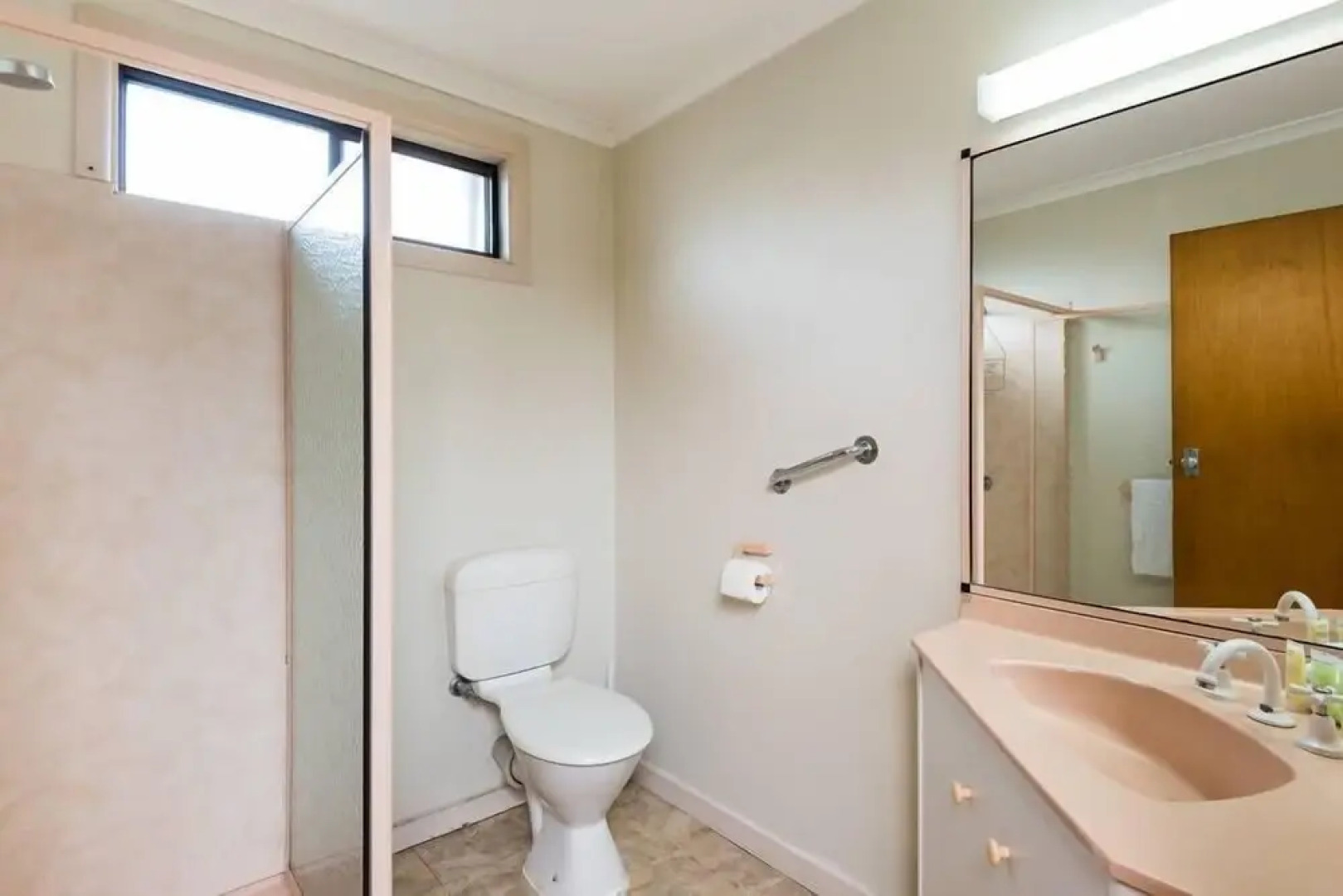 Lakes Jakaranda Holiday Units