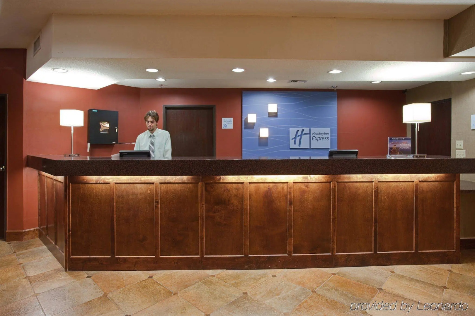 Holiday Inn Express Show Low by IHG