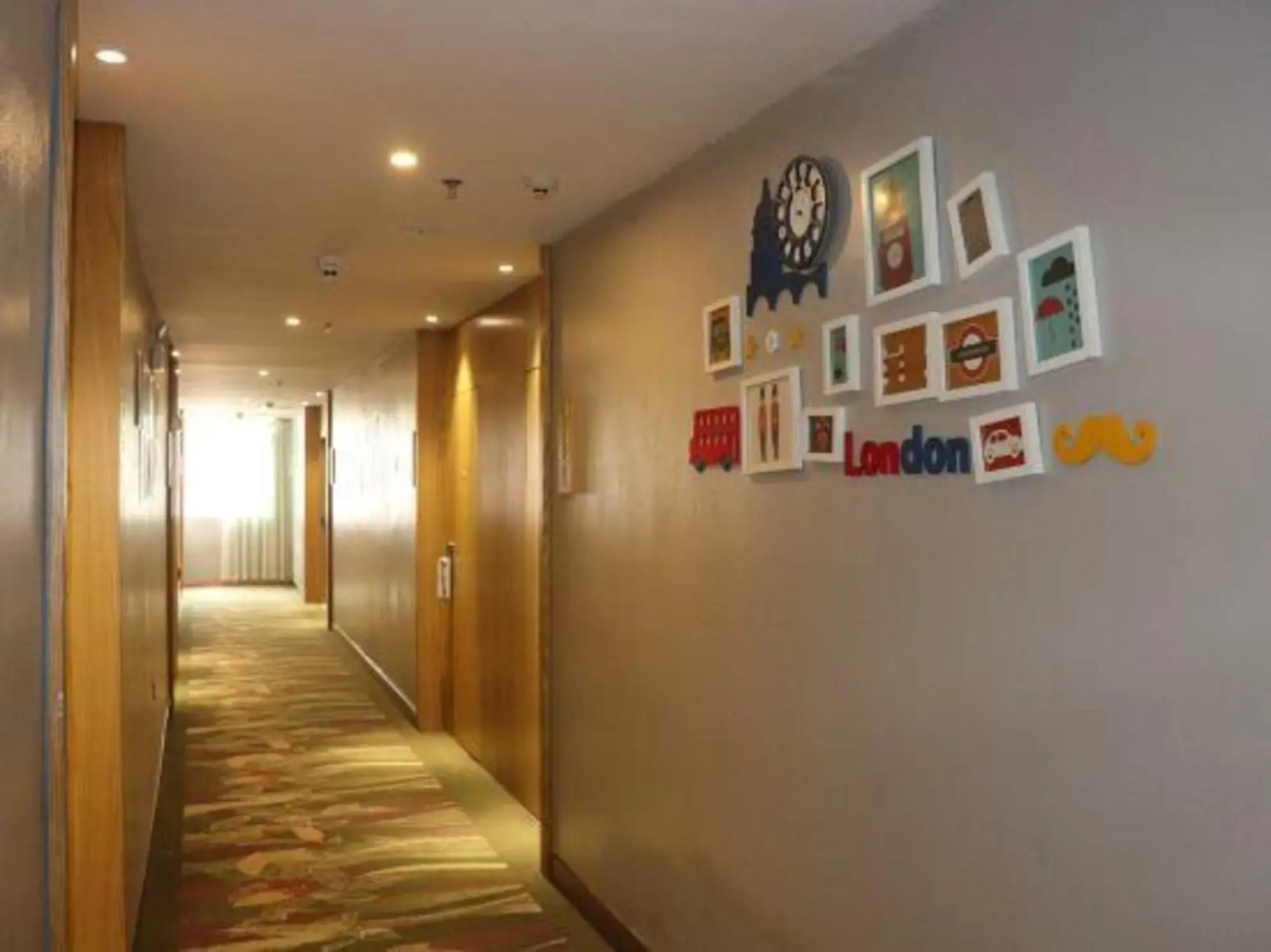 Young Trees Fashion Hotel