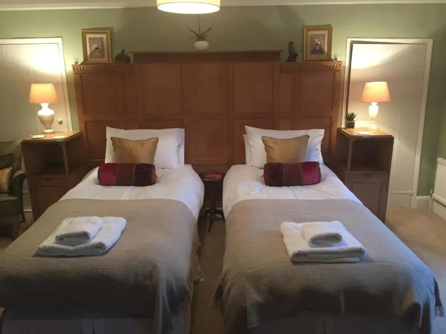 Cliff Farmhouse BB Suites