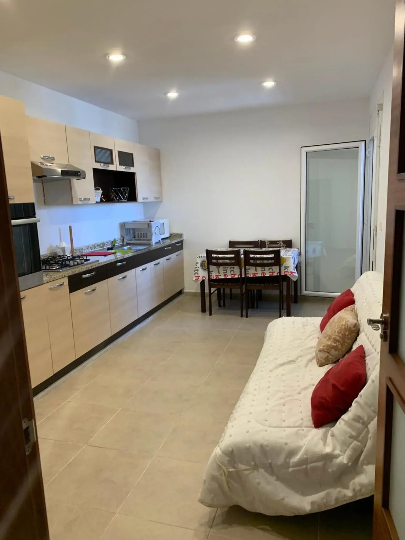 Charmant appartement f4 à la résidence Hasnaoui Oran POUR FAMILLE OU PRO UNIQUEMENT