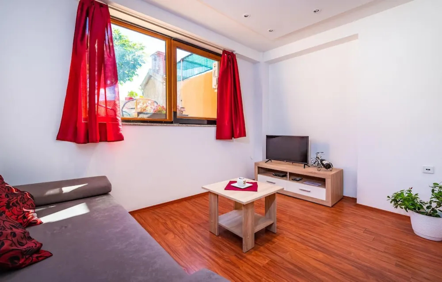 Stunning Apartment in Razanac With 2 Bedrooms and Wifi