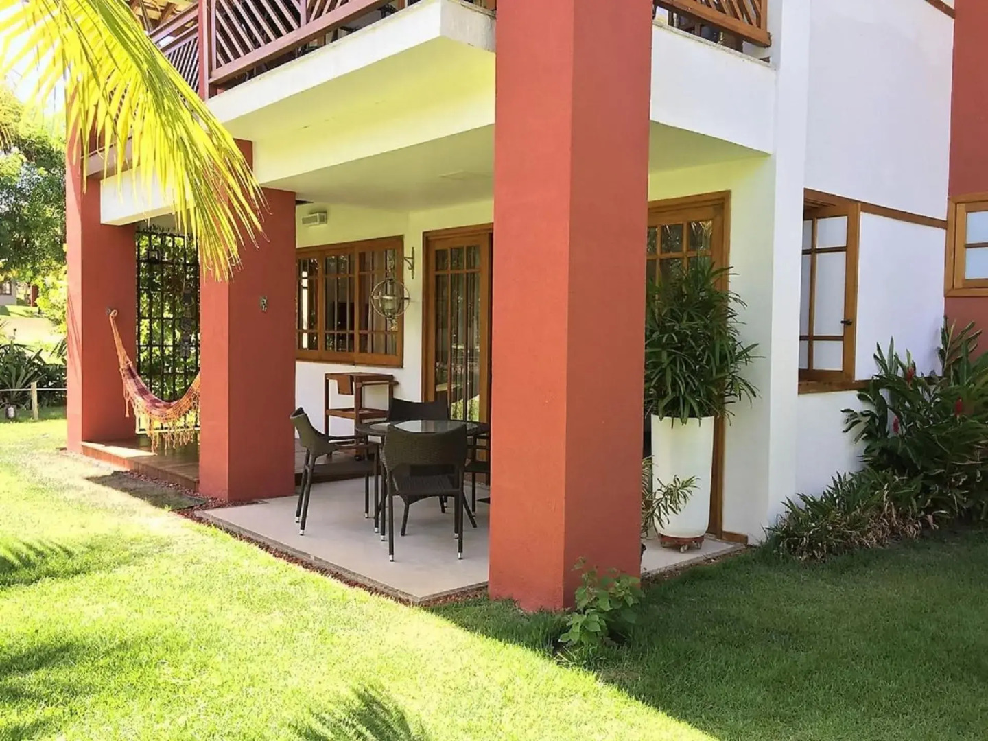 PRAIA DO FORTE ! Vilage de 80 m2 a 600 metros da vila