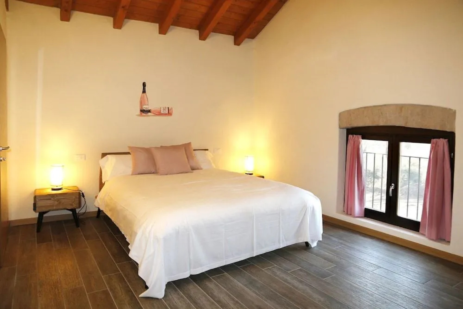 Smart Rooms & Restaurant