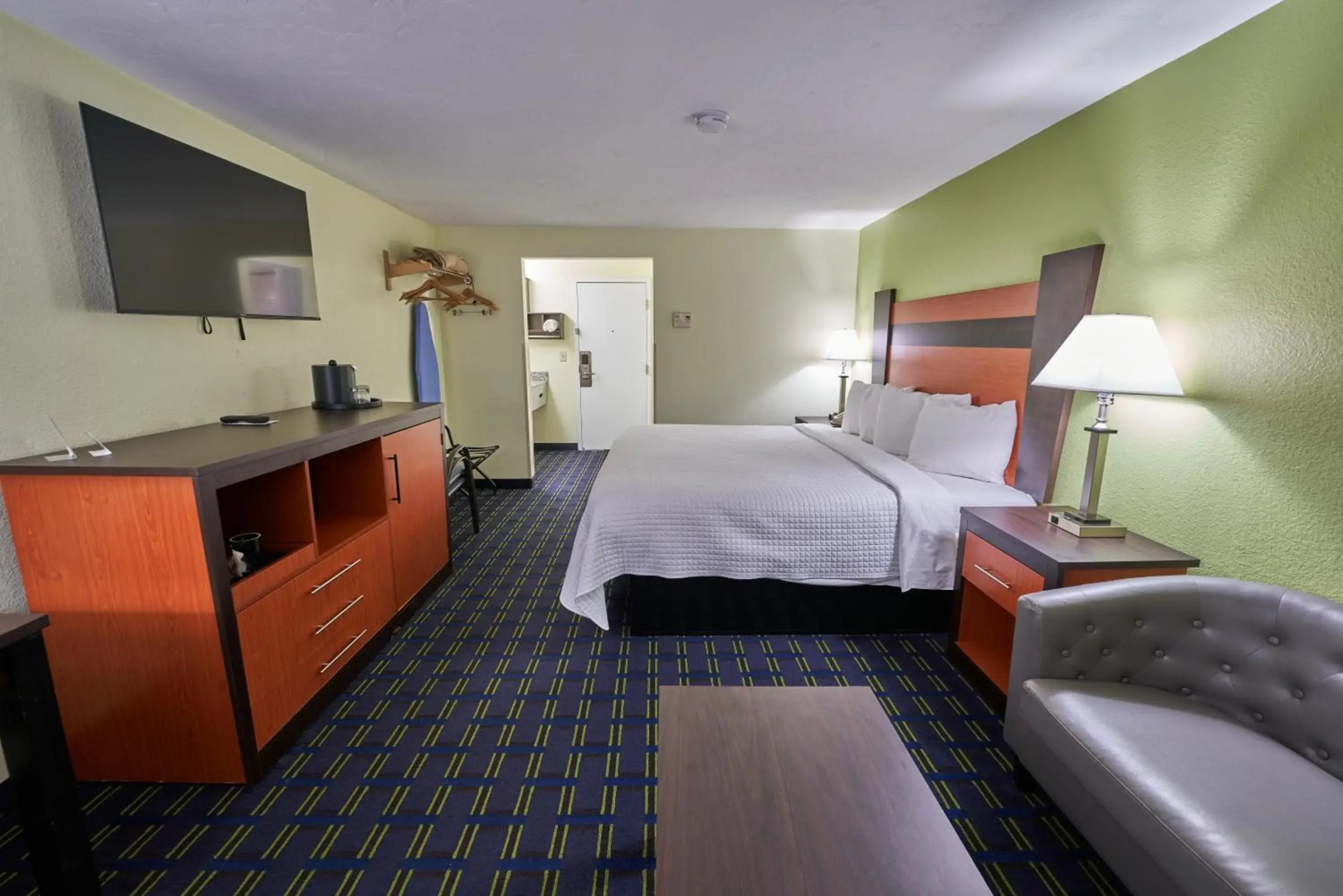 The Mariner Resort Cape Cod by The Red Collection