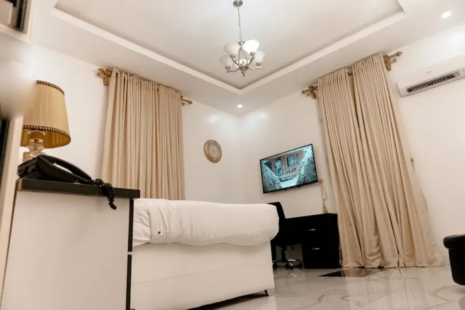 PoshLux Executive Hotel