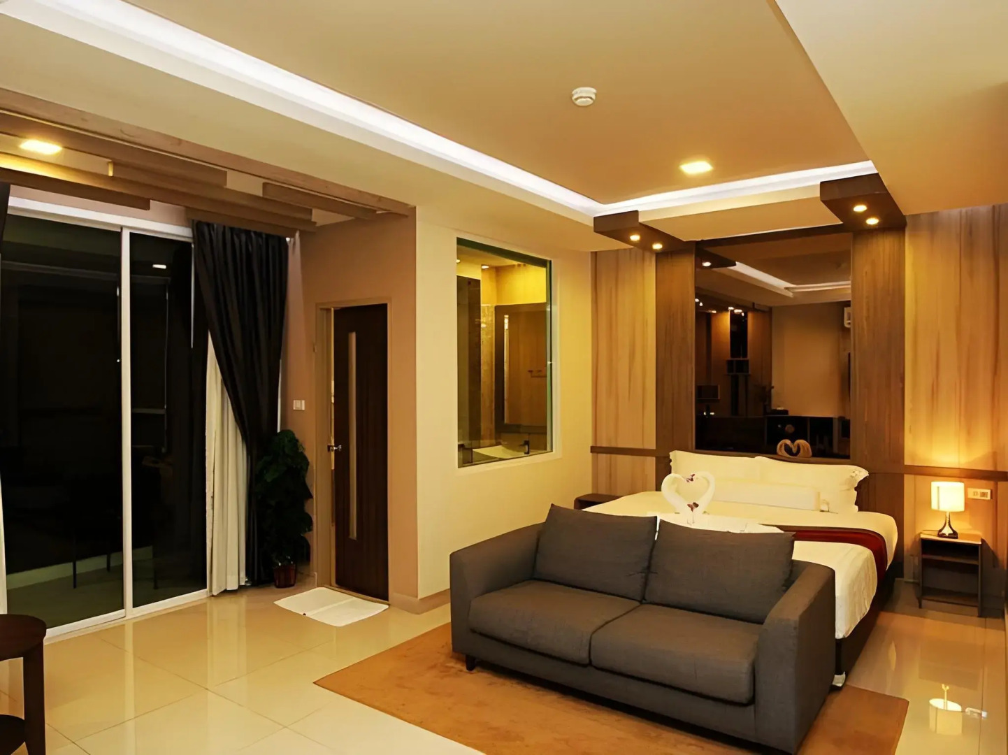 The Contrast i Hotel