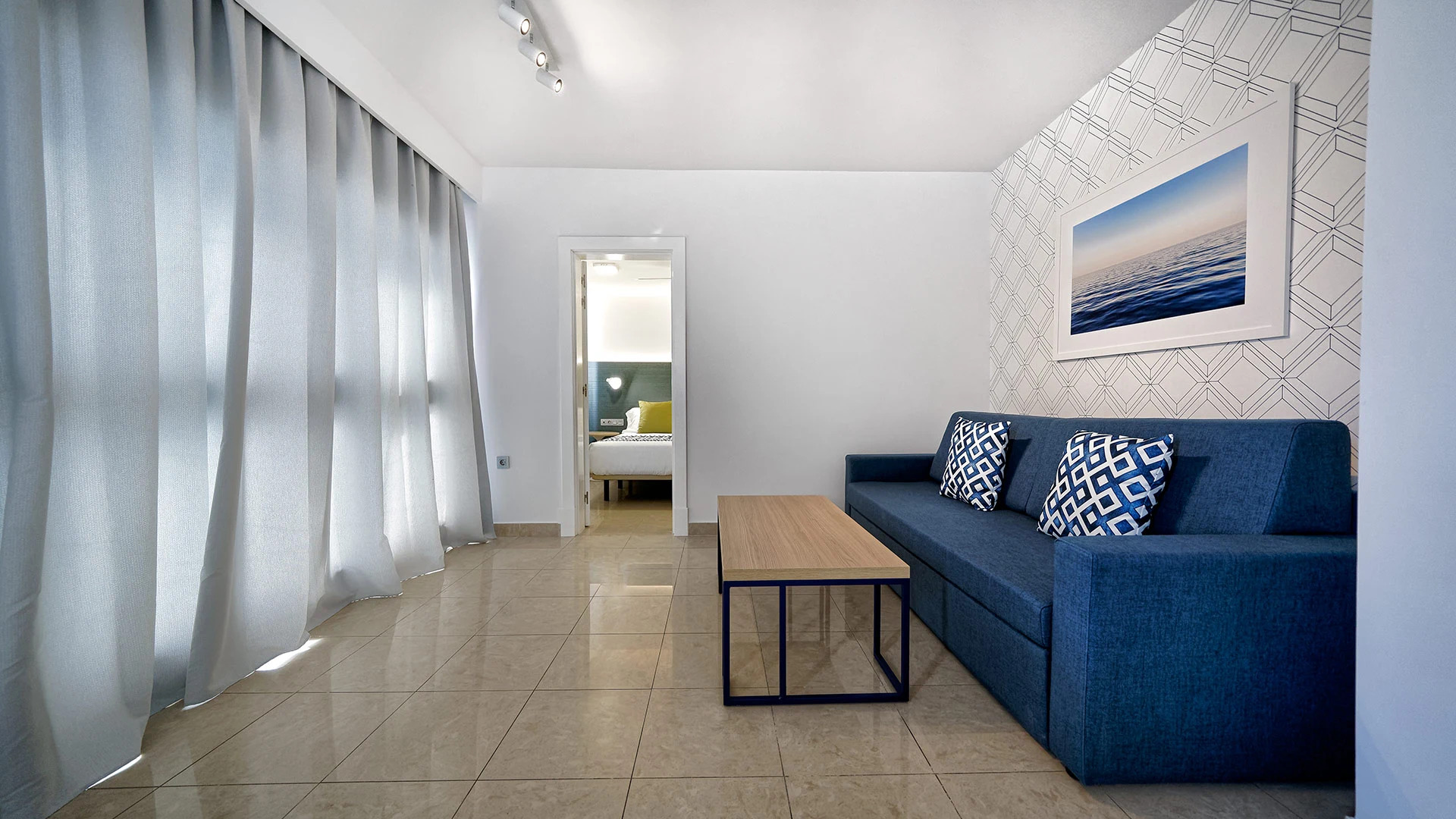 Отель Broncemar Beach Suites