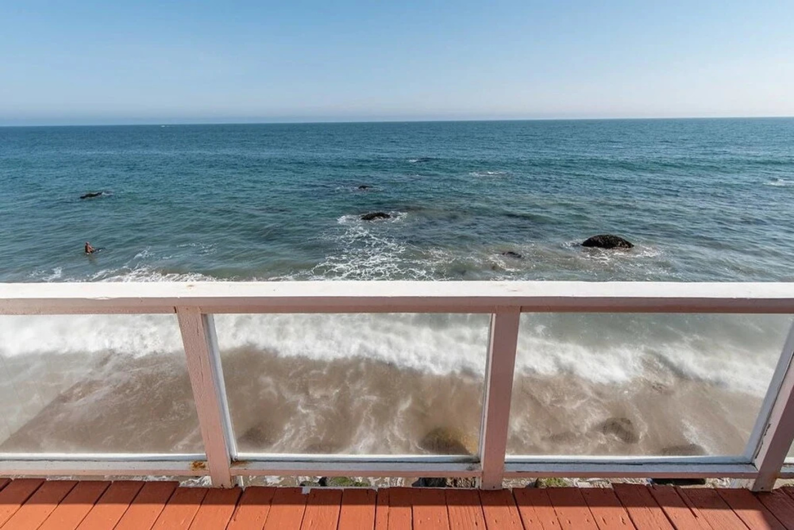 Oceanfront Malibu Beach House 1 bdr 4 Sleeps