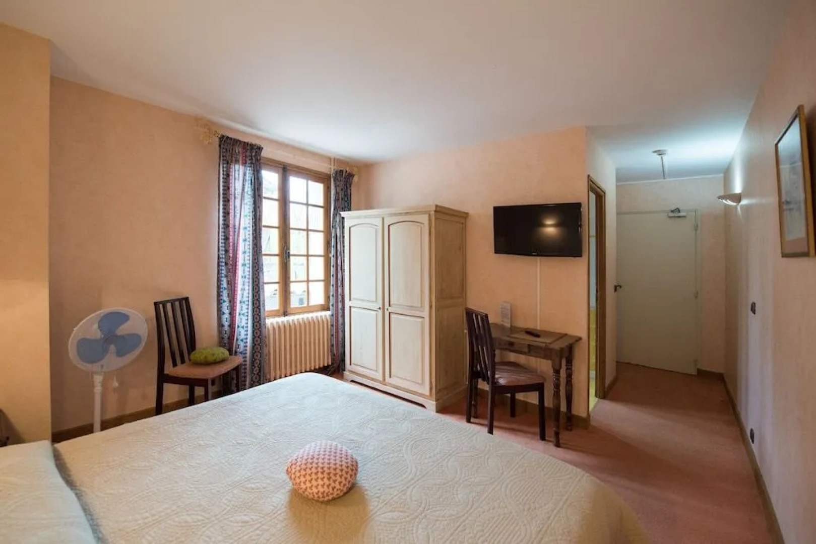 Logis Hôtel Domaine les Falaises