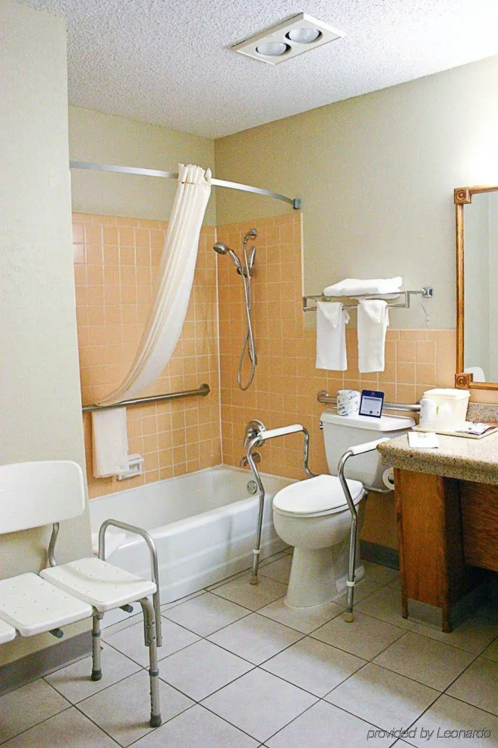 Best Western Hospitality House