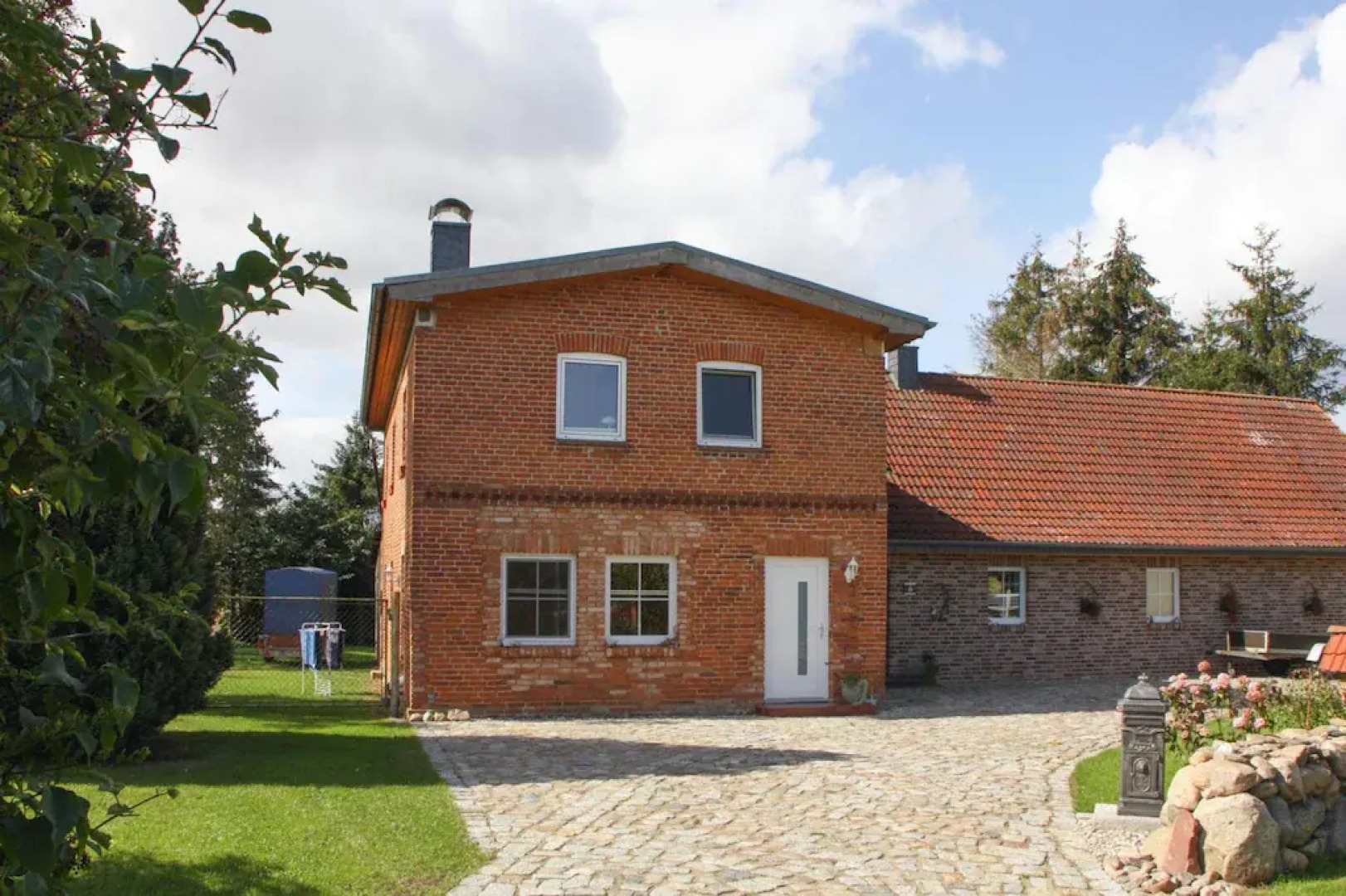 Doppelhaushaelfte, Tankenhagen