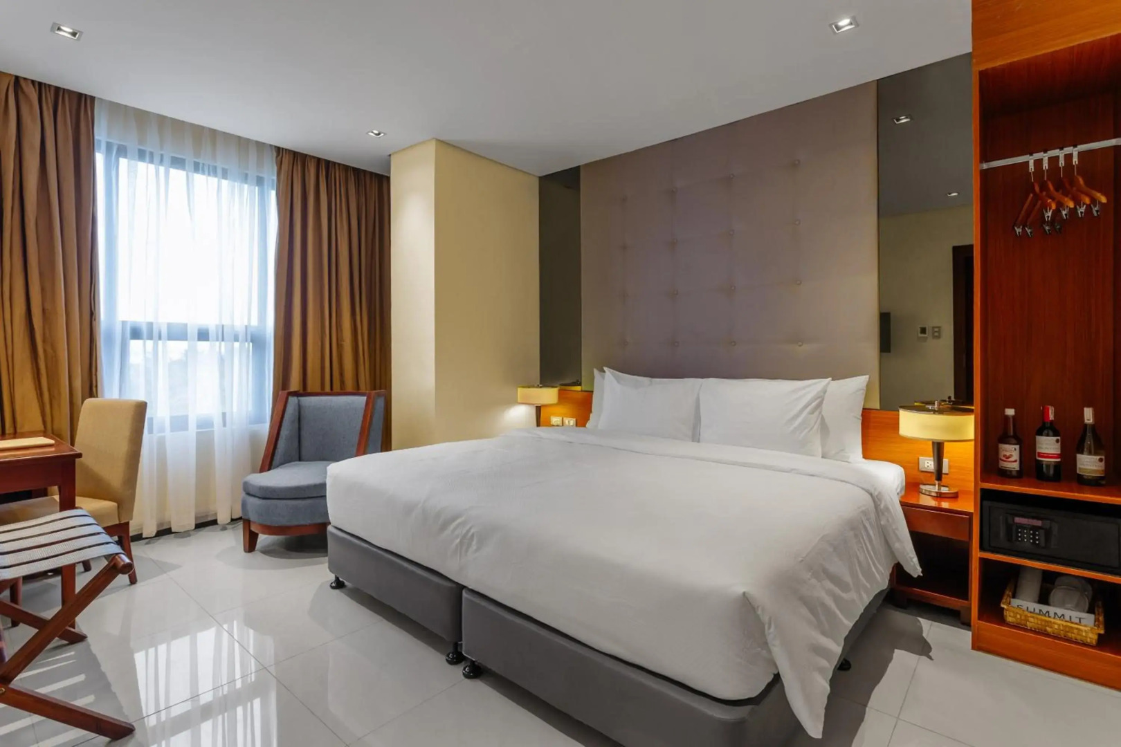 Summit Hotel Tacloban