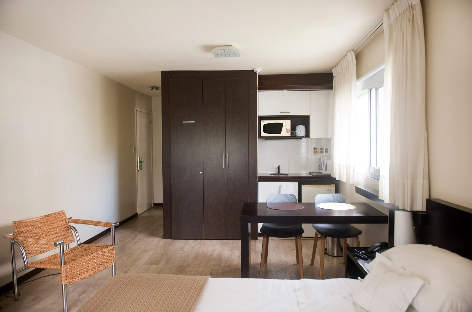 27 Suites Apart Hotel