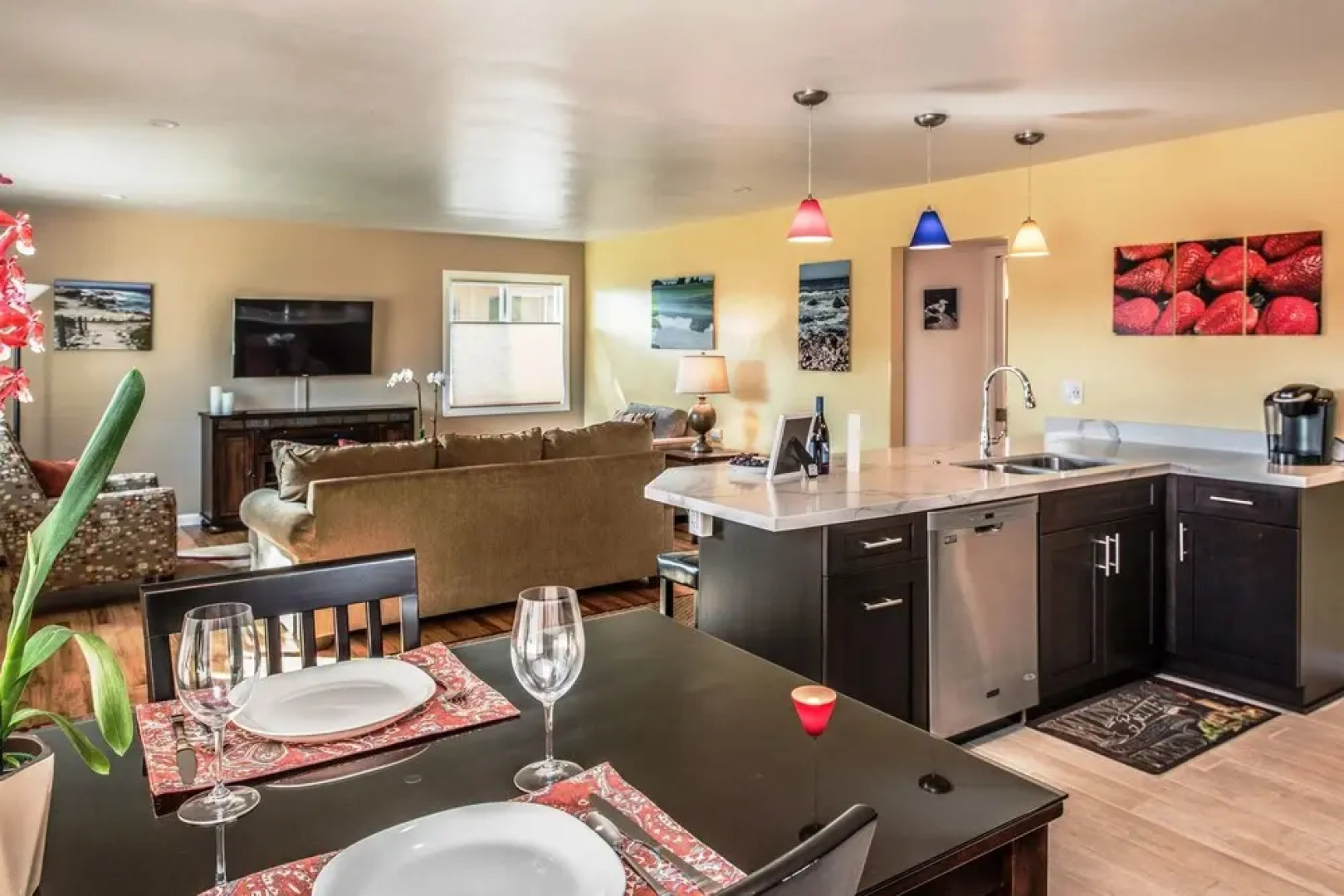 3733 Seaside Retreat