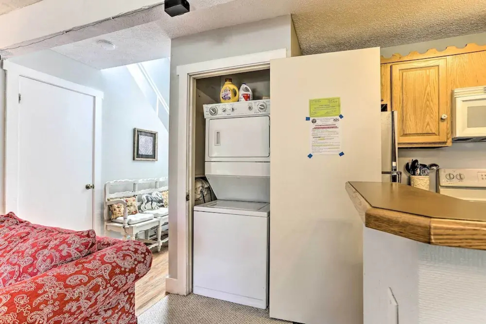 Deck & On-site Fishing Pond: Lake Harmony Home!