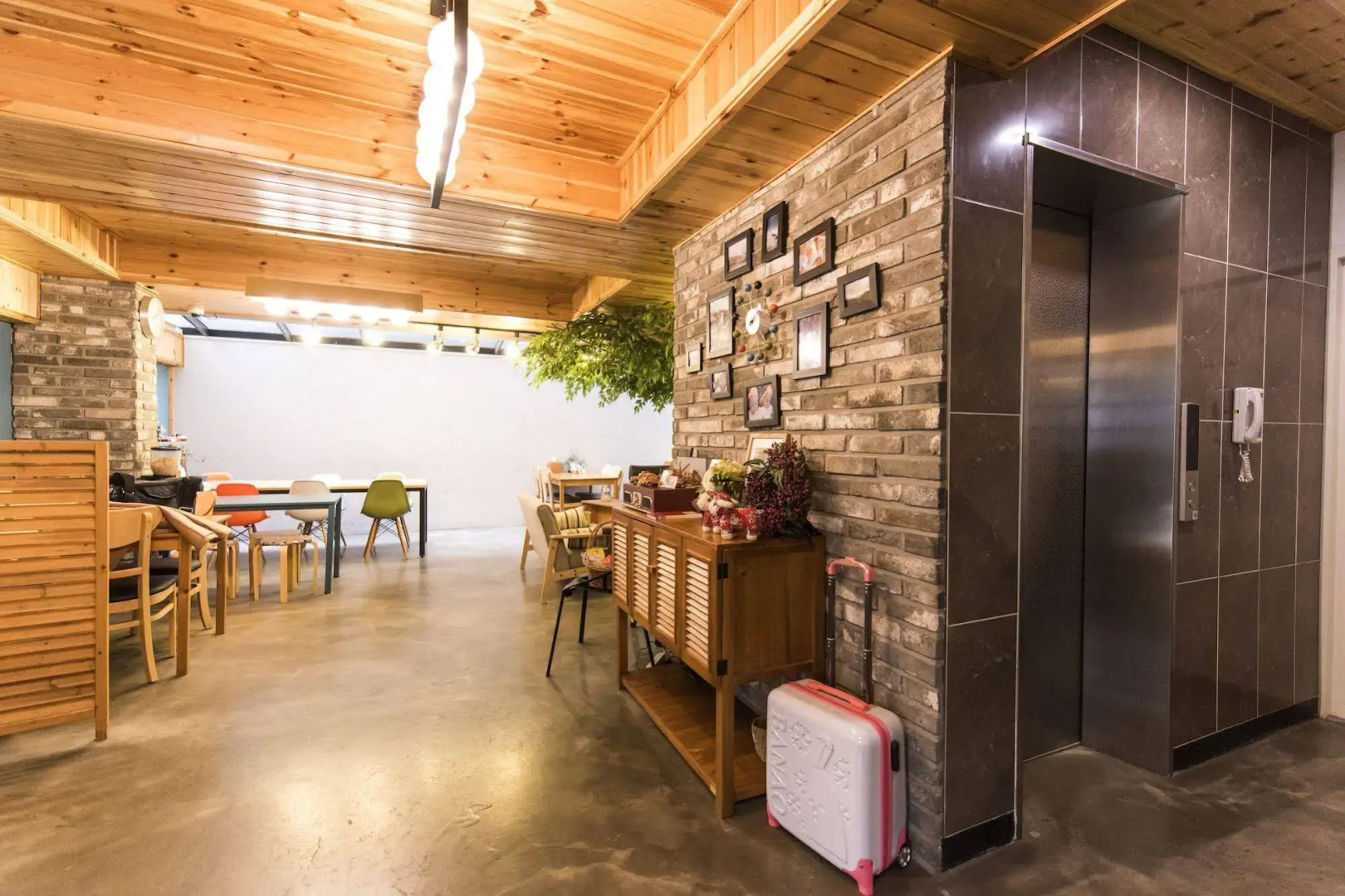 Twin Rabbit Guesthouse