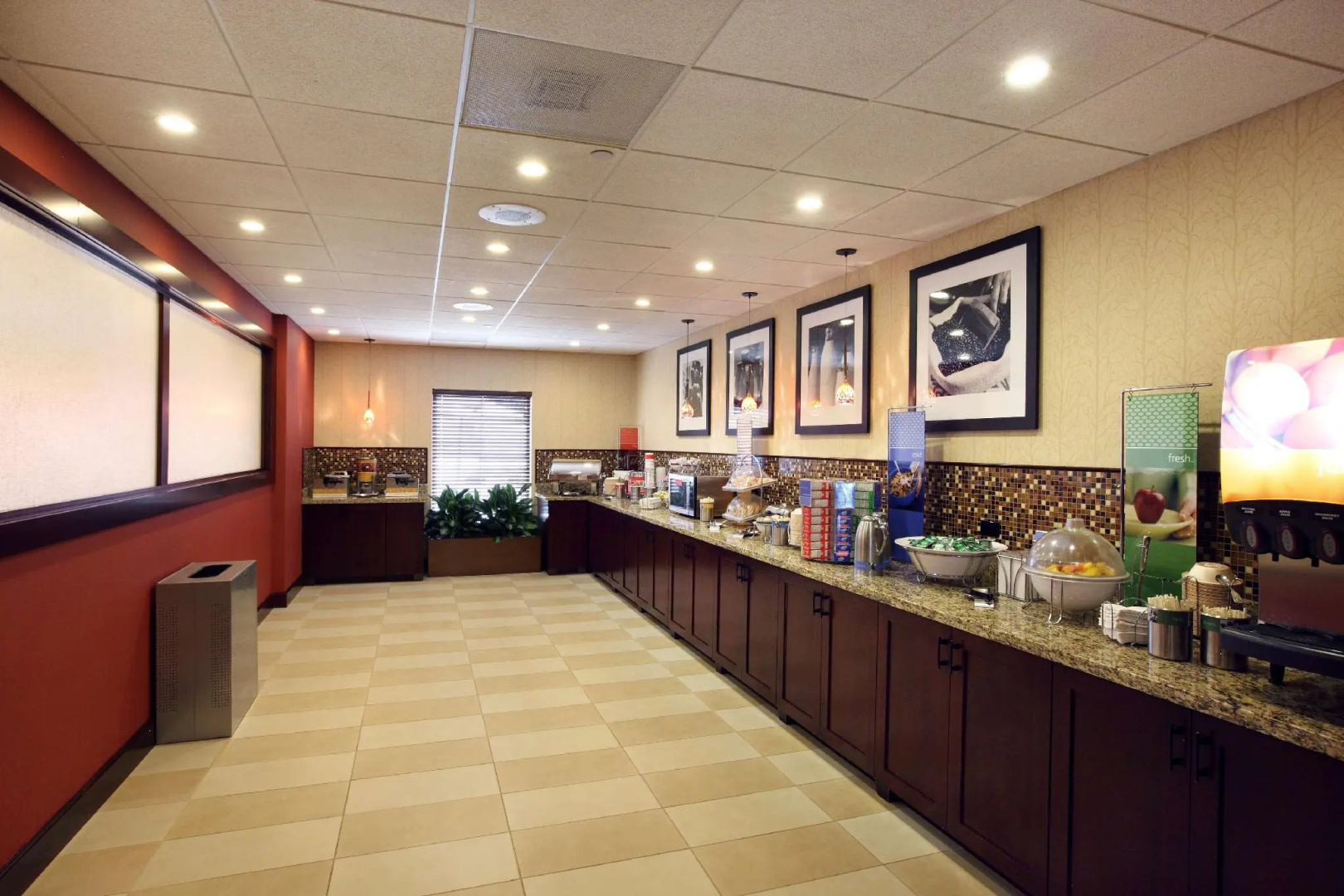 Hampton Inn & Suites Charlottesville-At the University