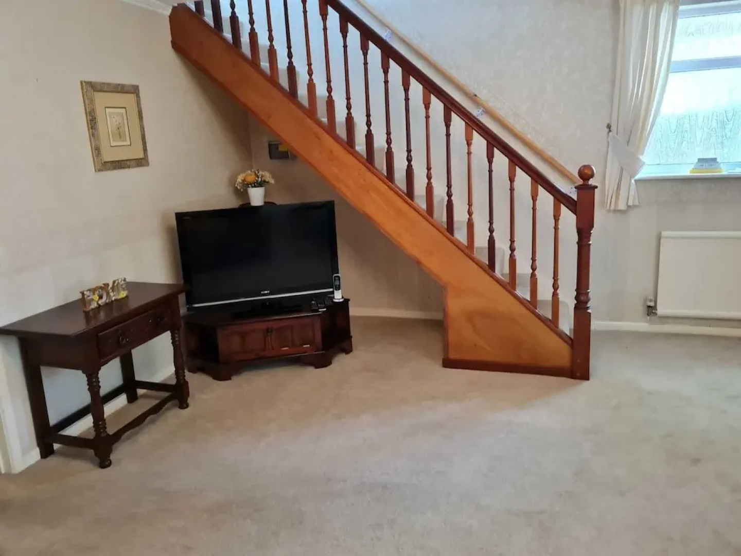 Immaculate 3-bed House With Free Parking in Bolton