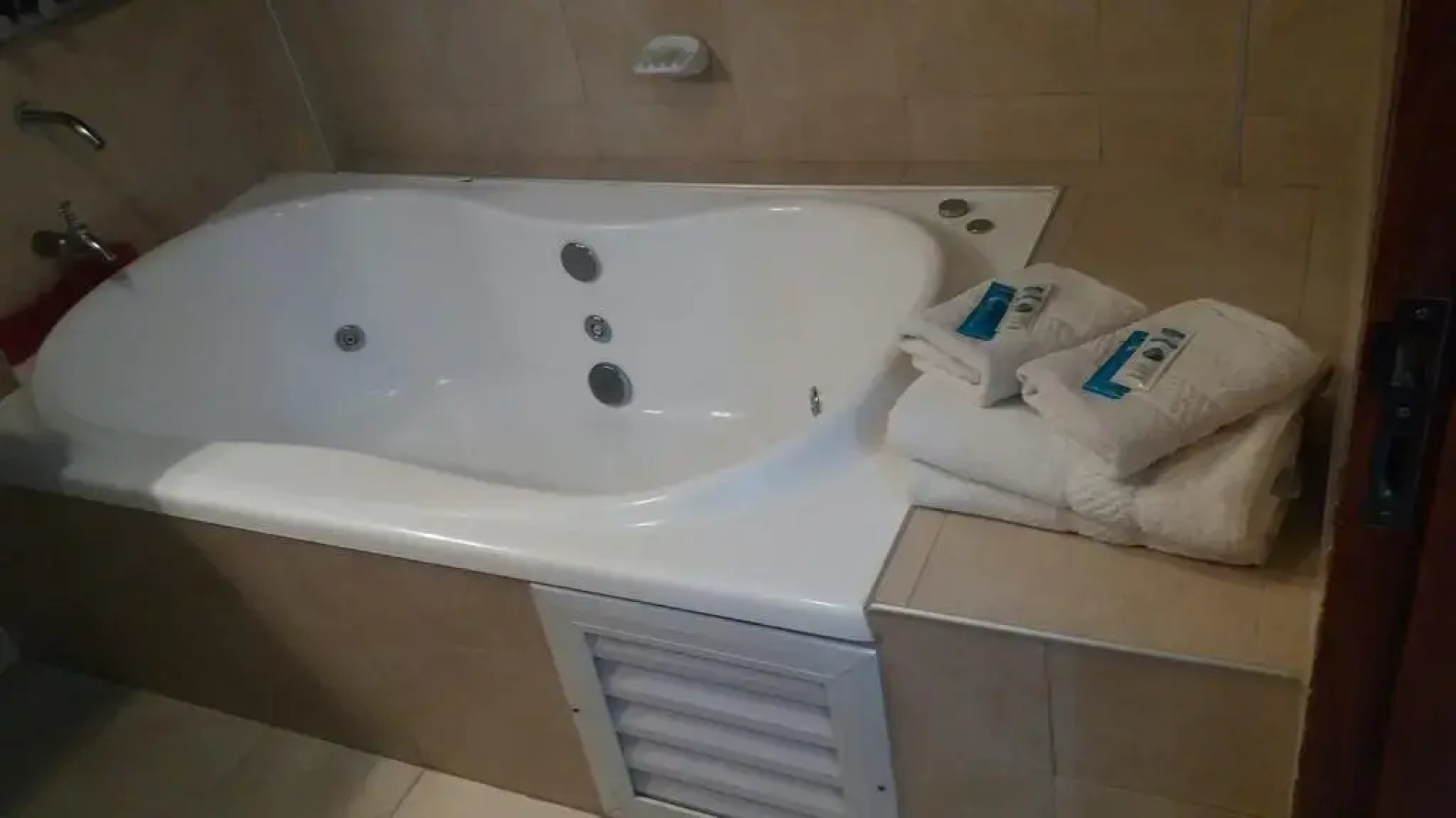 Grand City Hotel