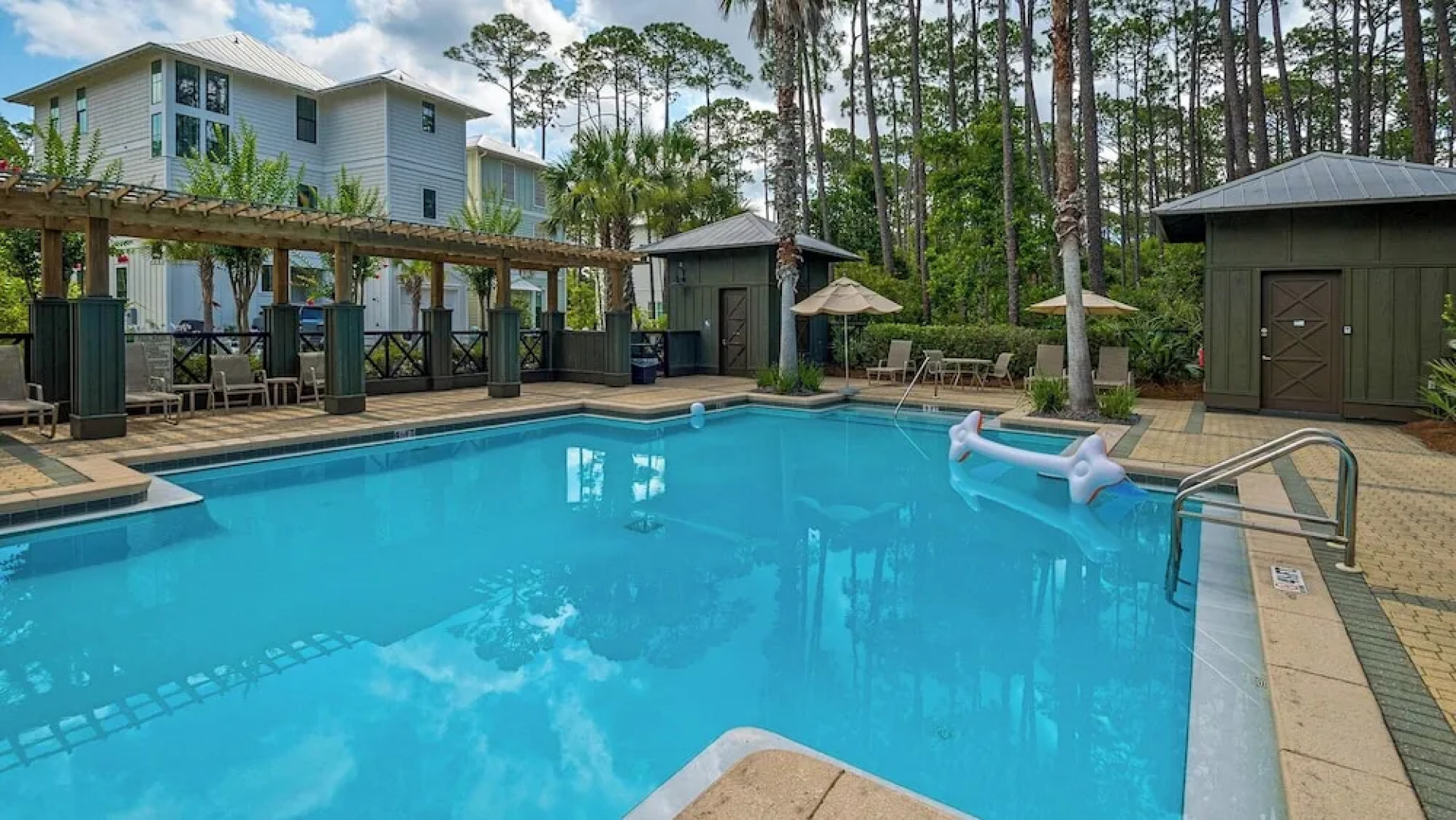 Designer Finishes, Arcade Room, Sleeps 14 & Next to Alys