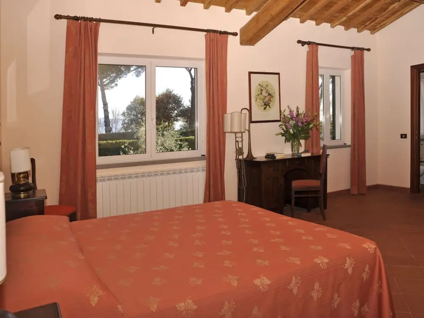 Villa in Lazio With Pool and Vineyards