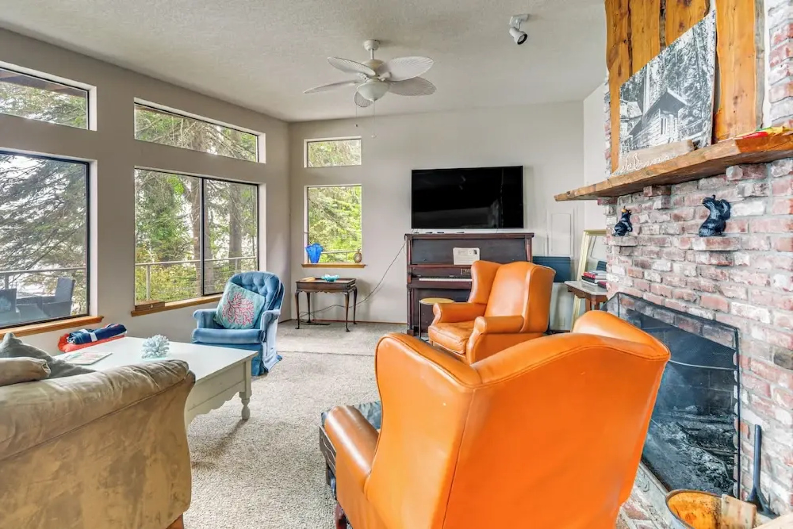 Waterfront Bainbridge Island Home: Stunning Views!