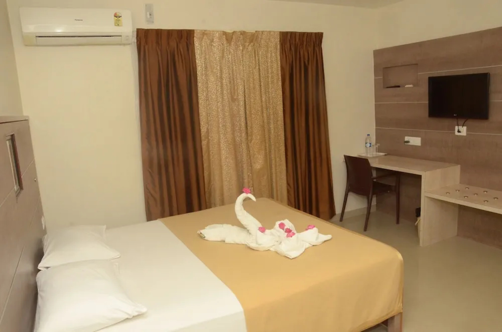 Hotel Kanakabhishegam