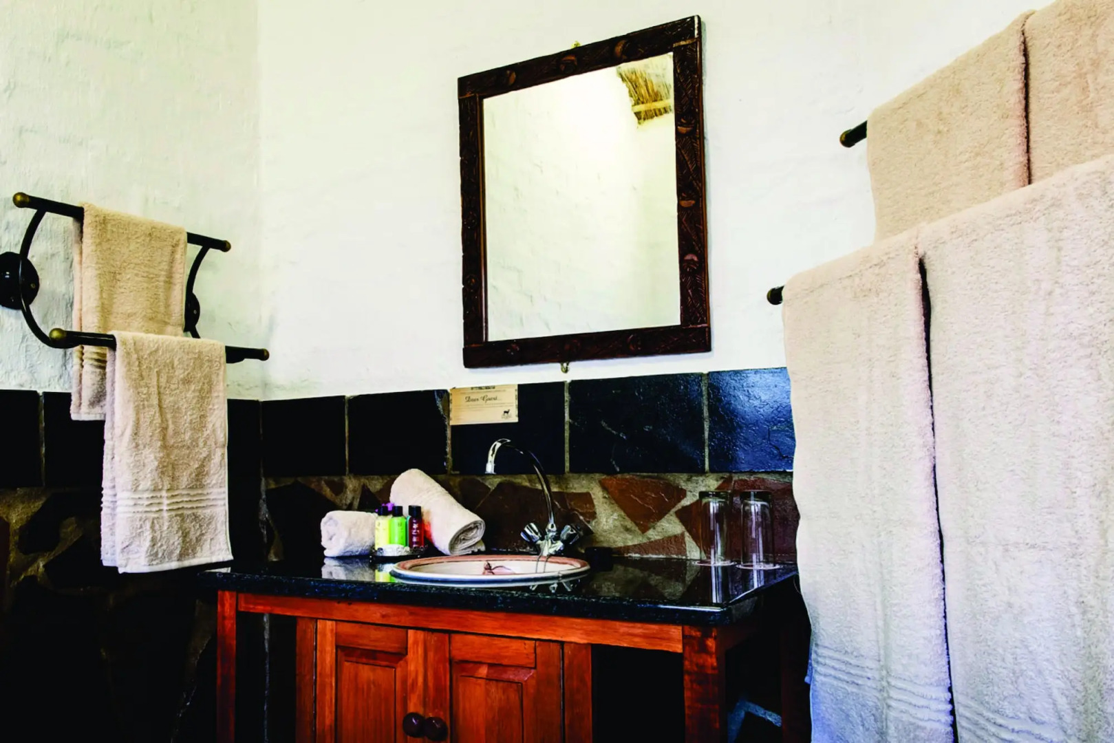 Misty Hills Country Hotel